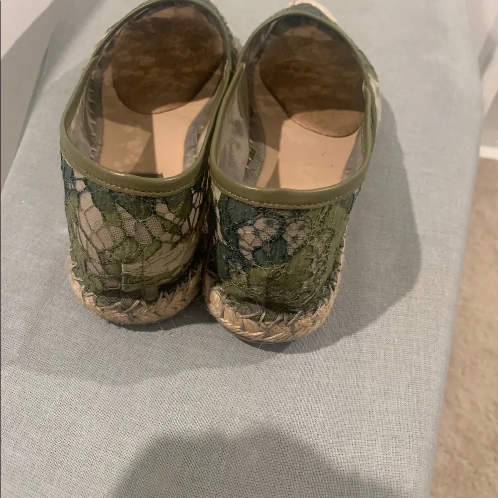 Shoes - Picture 3 of 4